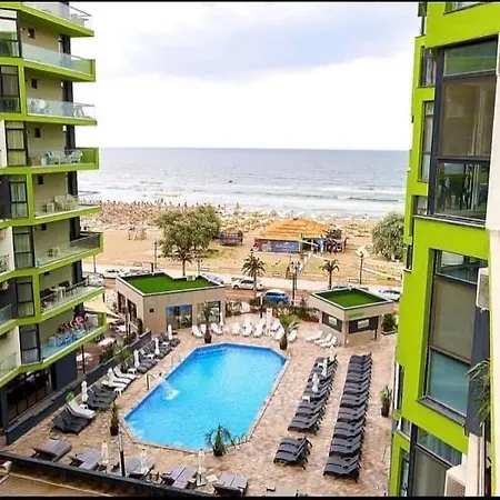 M&v Alezzi Pool Apartmán