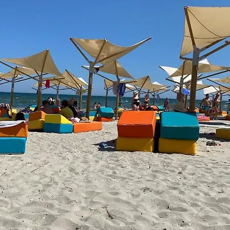 M&v Alezzi Pool Năvodari